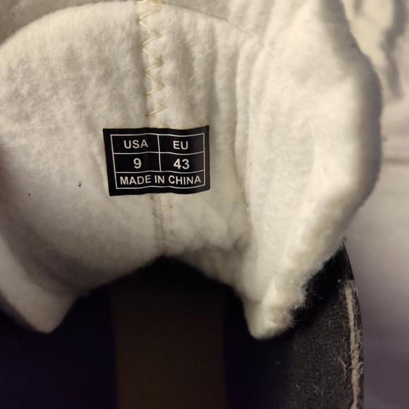 ccm 1092 tracks Adult Size 9 Ice Skates - Picture 13 of 14